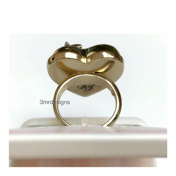 NWT Betsey Johnson💋CELESTIAL STARLET Gold Tone Lucite Stone Heart Mood Ring - Picture 5 of 7
